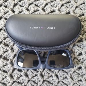 Tommy Hilfiger 👓